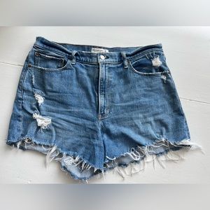 Abercrombie & Fitch 4” Curve Love Mom Short